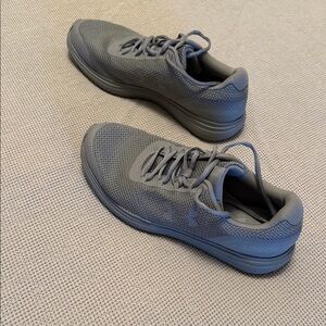 Under Armour Men's Charcoal Athletic Shoes